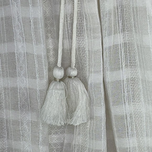 Nicole Miller Artelier Bohemian Style Metallic Thread Embroidered Top - Picture 4 of 6